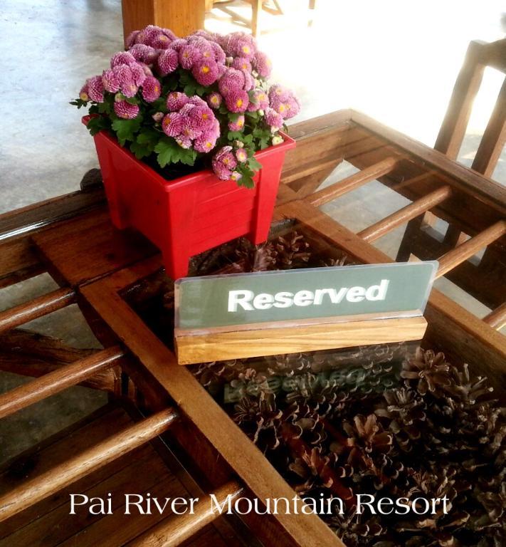 Resort River Mountain Pai