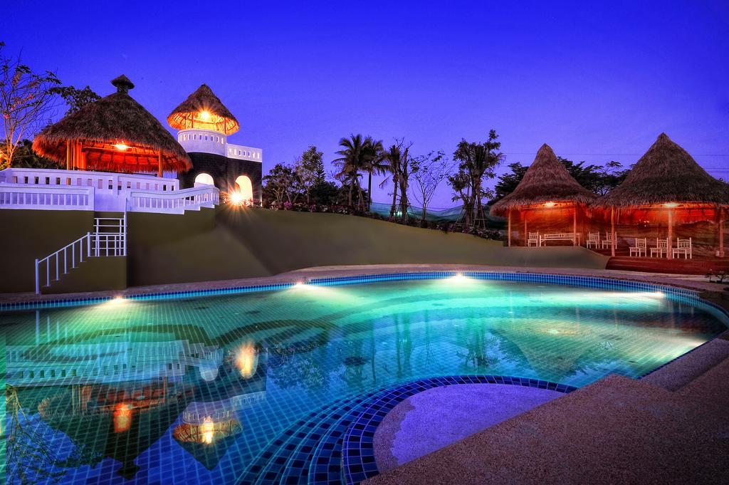 Reewa Waree Resort