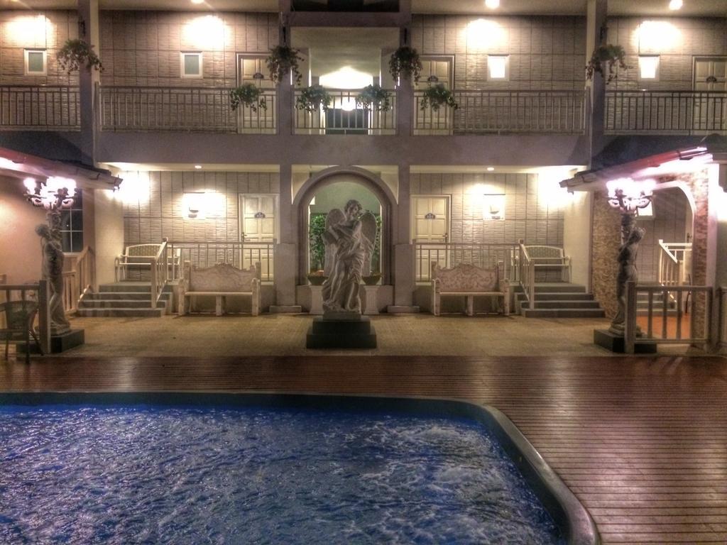 Bed & Breakfast La Place Loei