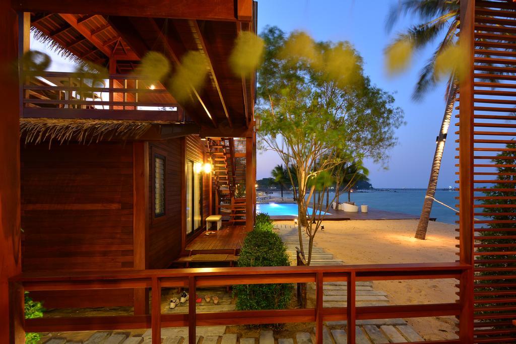 The Blue Sky Resort@ Koh Payam Koh Phayam