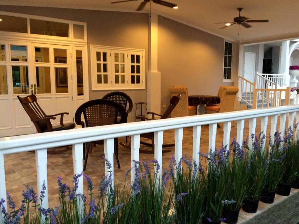 Bed & Breakfast La Place Loei