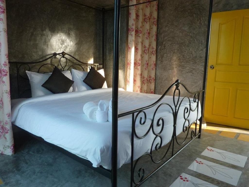 Be My Guest Hip Apartment Phuket