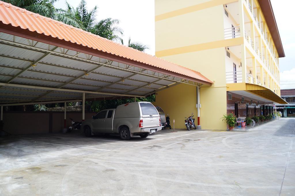 Jirasin & Aparthotel 2*