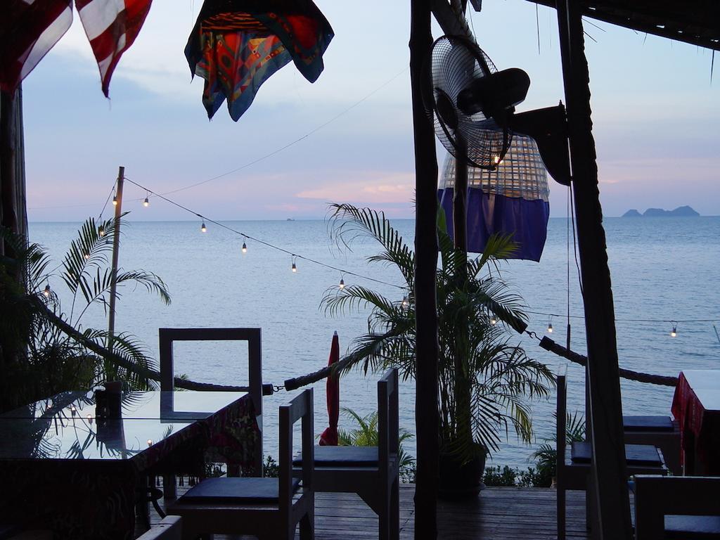 The White Pearl Beach Club Ban Bang Po