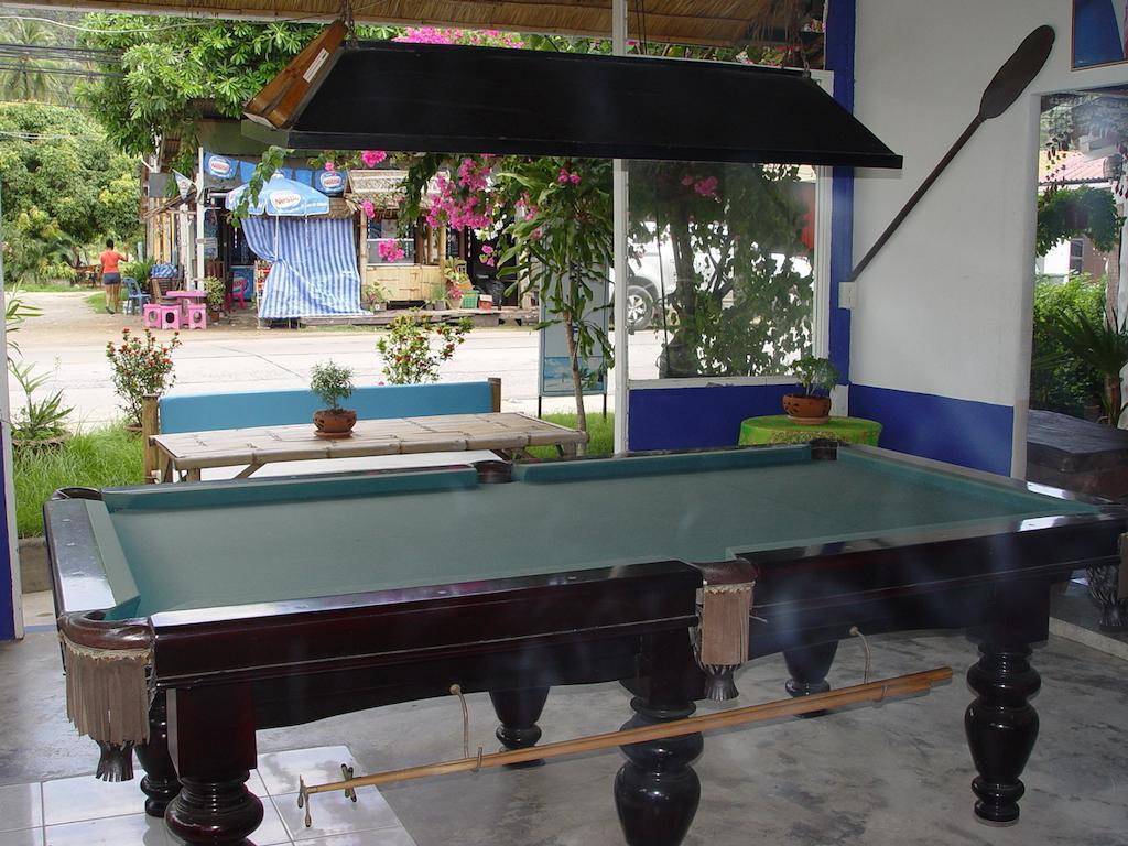 The White Pearl Beach Club Guest house