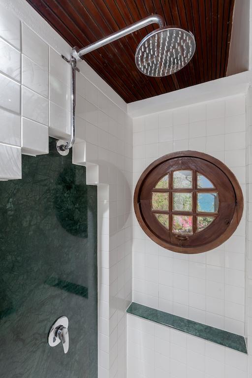 Baan Khunying - Secluded Phuket Beachfront Villa Pousada *
