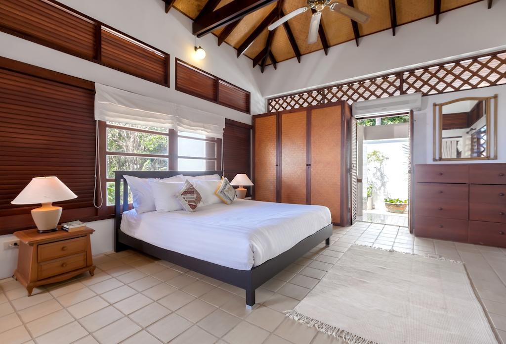 Baan Khunying - Secluded Phuket Beachfront Villa Pousada *