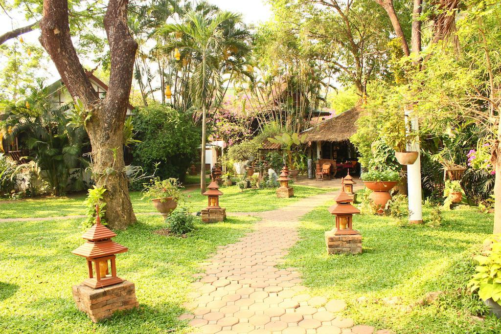Hotel Secret Garden Chiangmai 2*