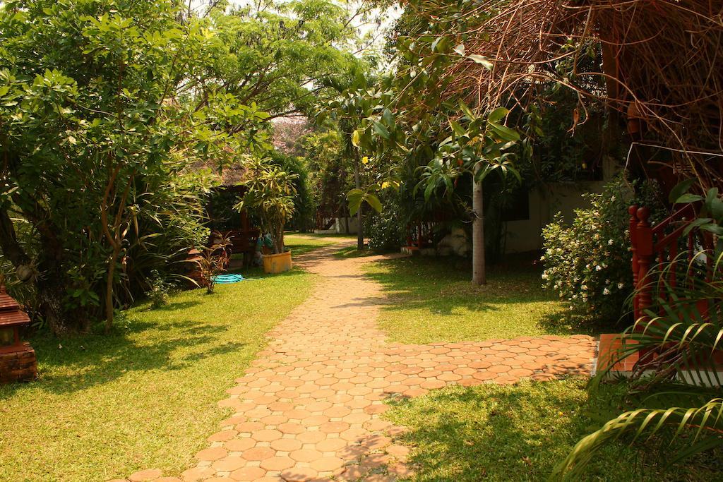 Hotel Secret Garden Chiangmai 2*