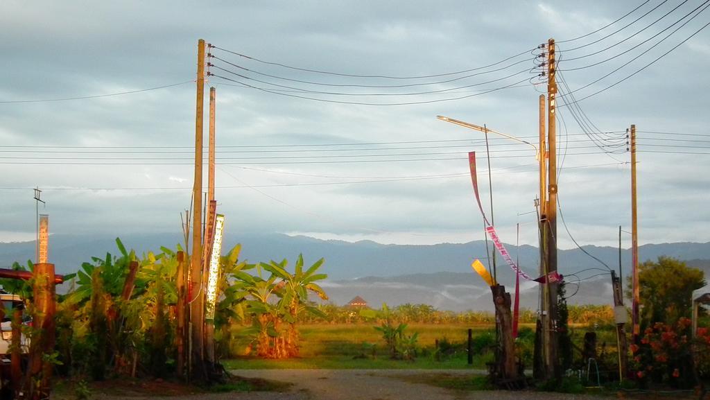 Heun Baan Rong Khun Chiang Rai
