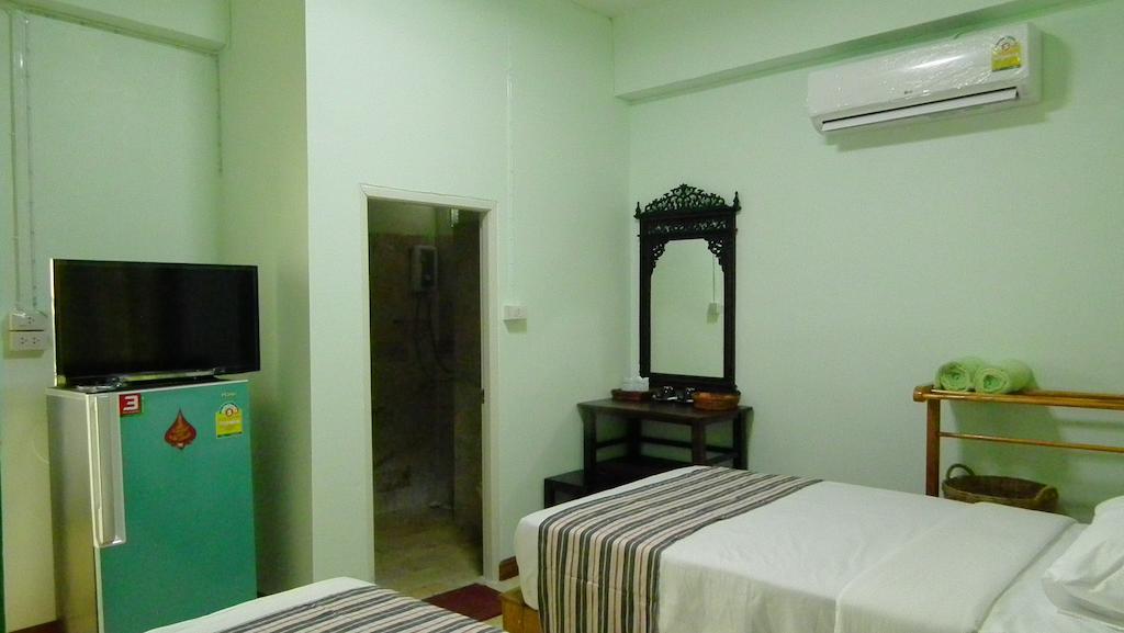 Resort Heun Baan Rong Khun Chiang Rai