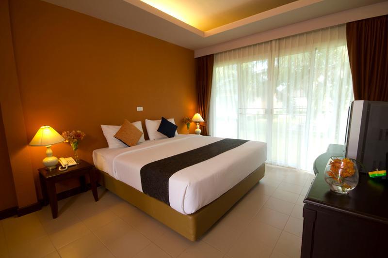 Hotel Lakeside By Mida 4*