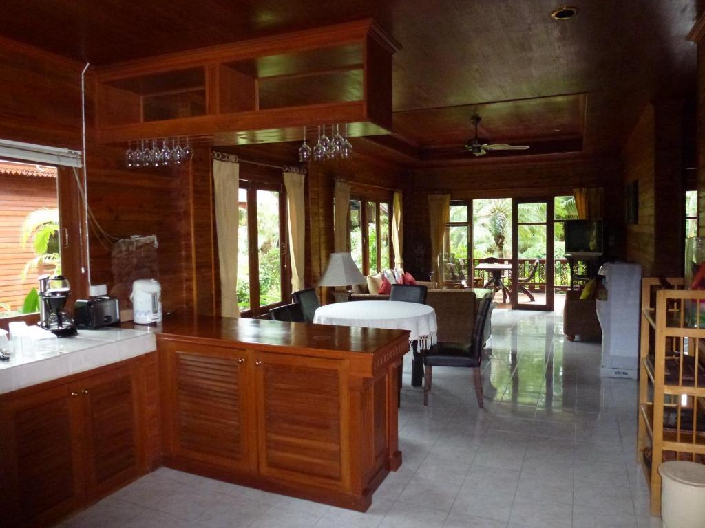 Baan Laem Noi Villa's Casa de férias *