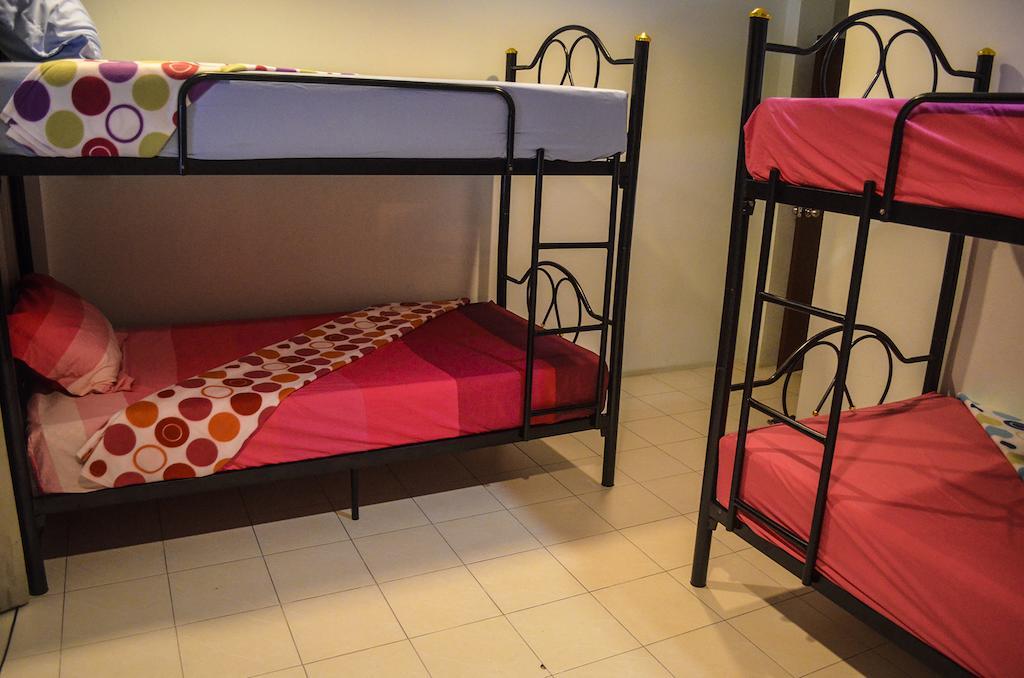 Hostel Let' Go Backpackers *