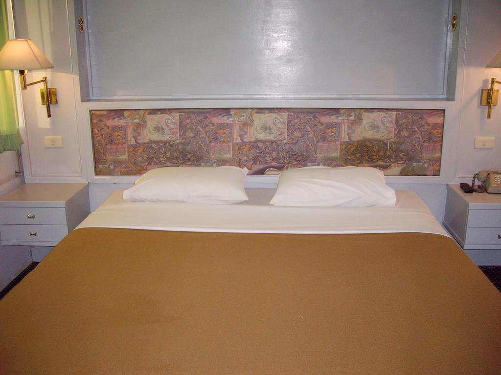 Hotel Lopburi Inn Hotel 3*