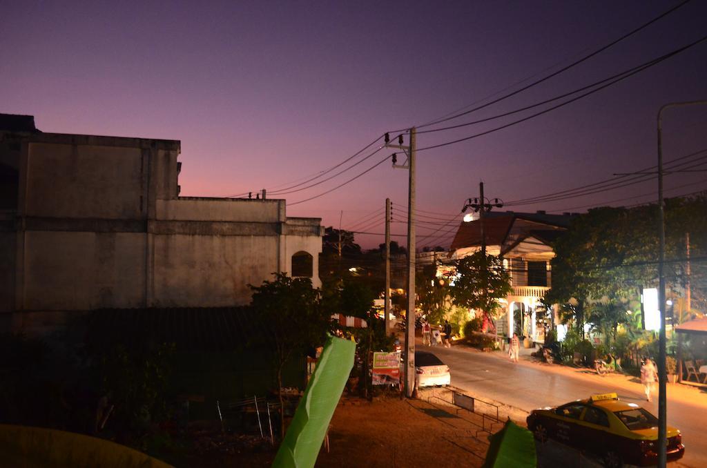 Hostel Let' Go Backpackers *