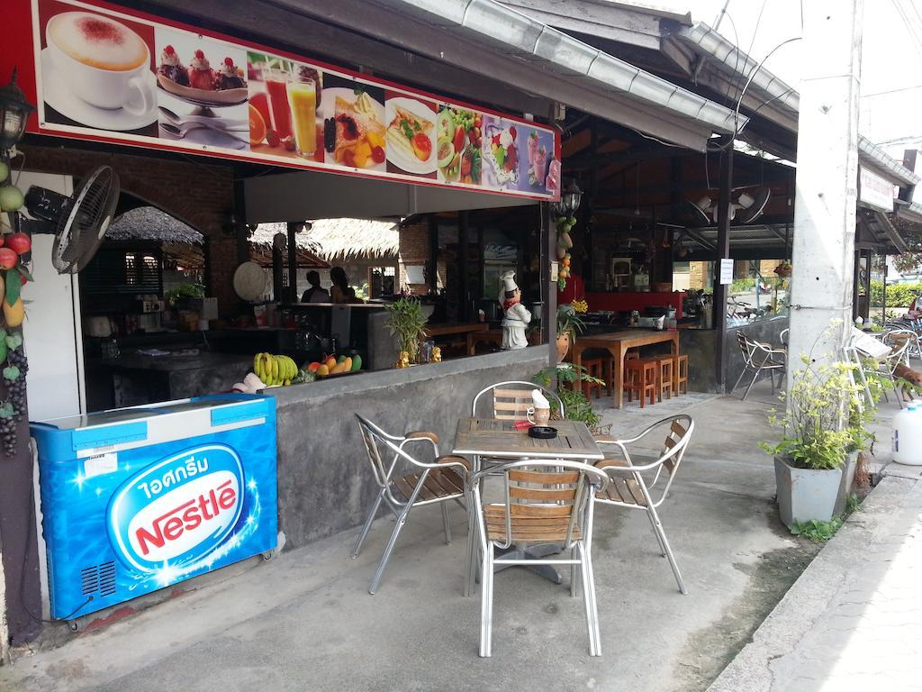 Hostel Wok & The Much Thongsala