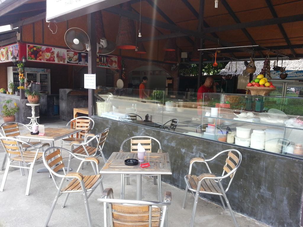 Hostel Wok & The Much Thongsala