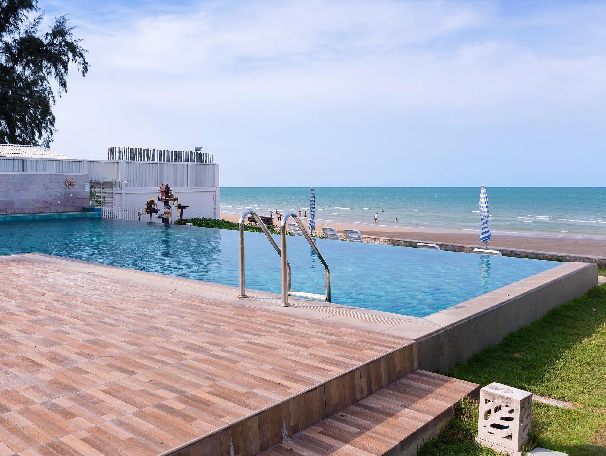 Apartment Baan Poolom Beachfront *