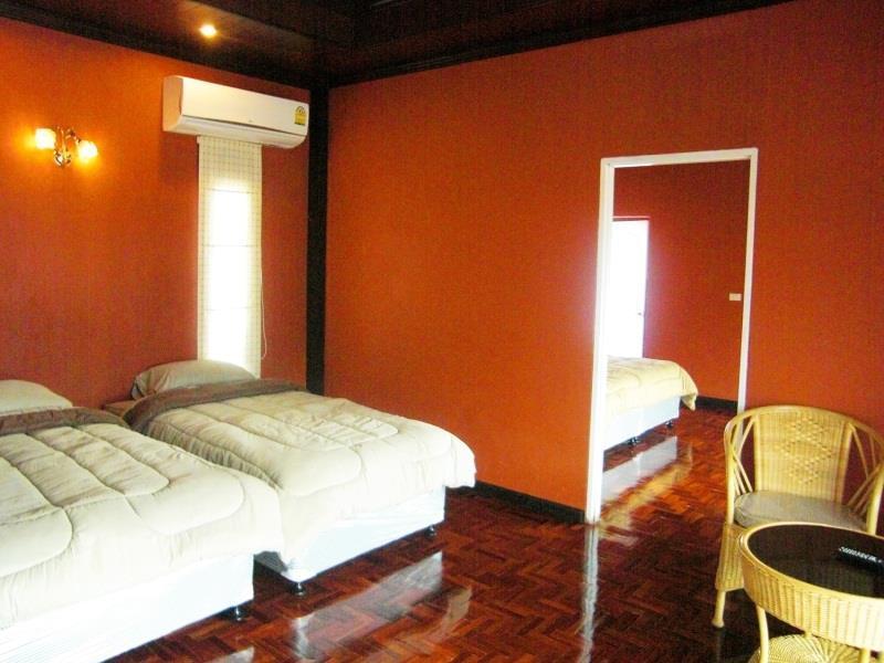 Hotel Oyo 416 Golden Nakara Maesai 2*