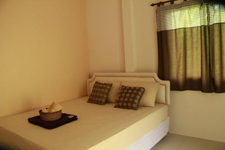 Resort Baan Suan Phidchamika 3*