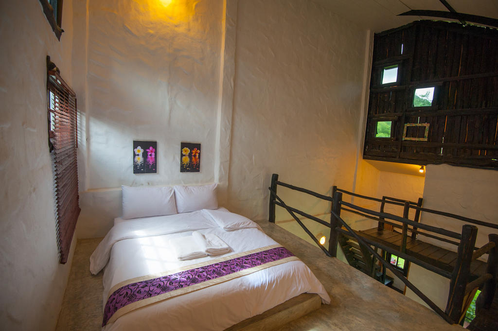 Baan Pong Tara