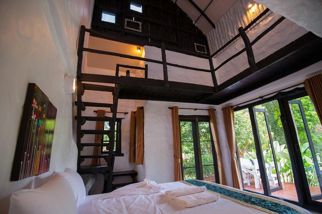 Baan Pong Tara Suan Phueng