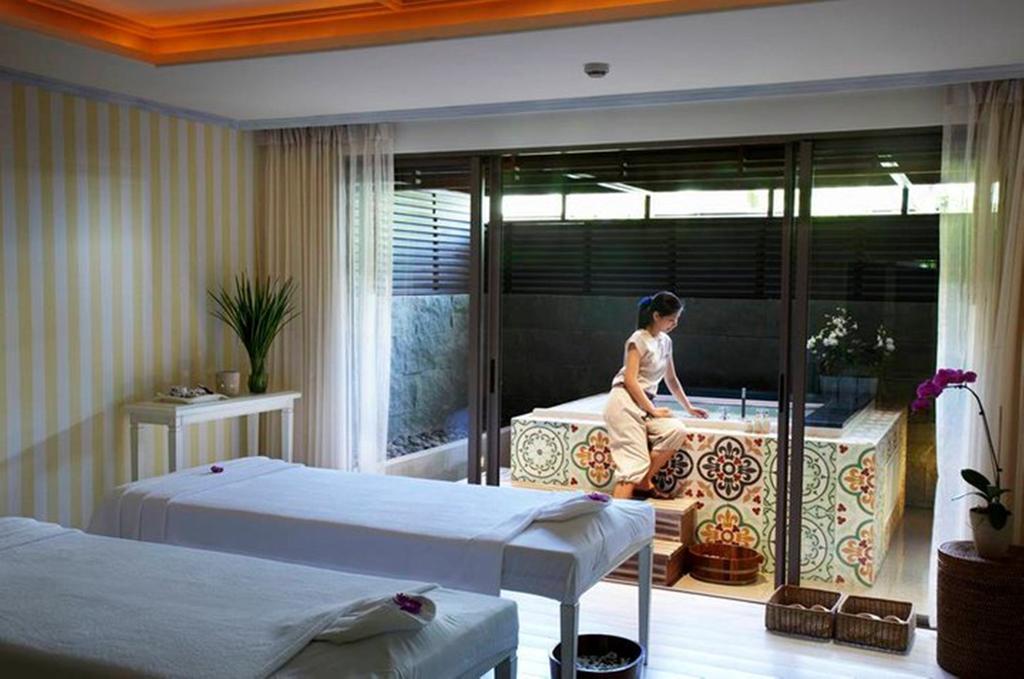 Resort Rest Detail