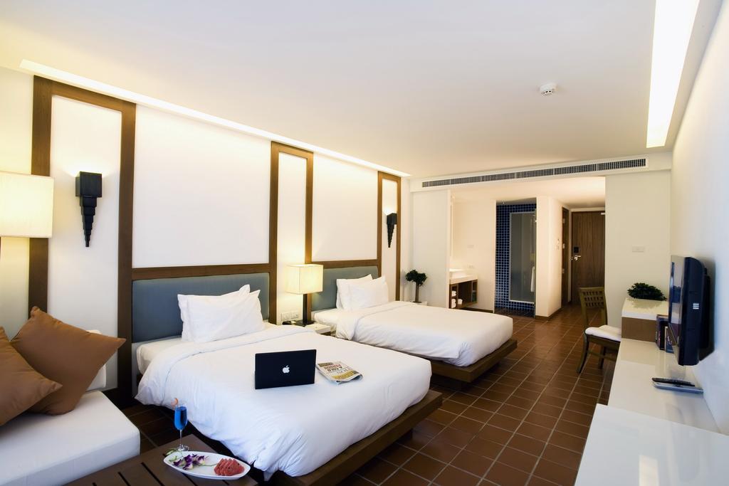 Hotel The Sea Patong
