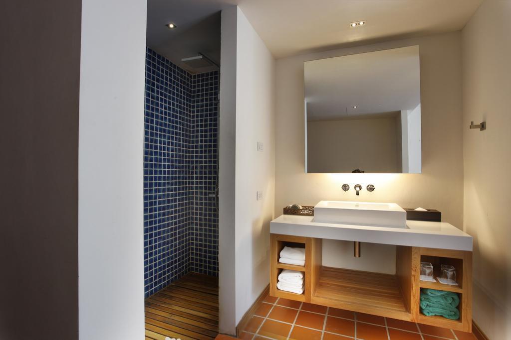 Hotel The Sea Patong Phuket
