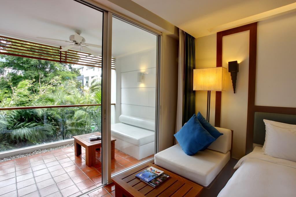Hotel The Sea Patong