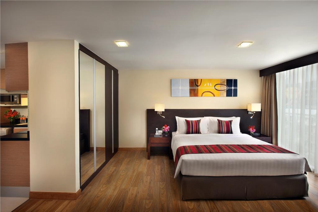 Hotel Lohas Residences Sukhumvit 2 4*