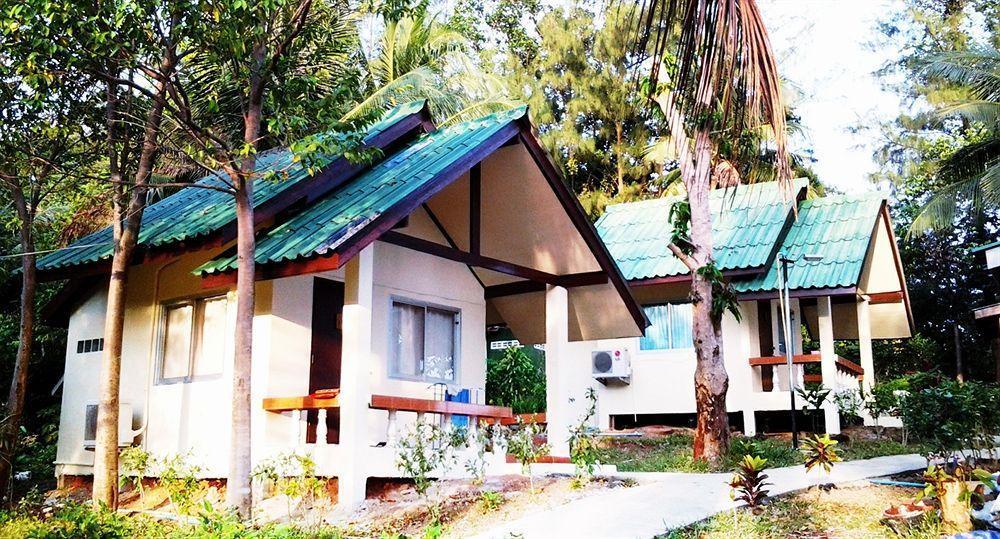 Guest house Coconut Garden Bang Bao Beach