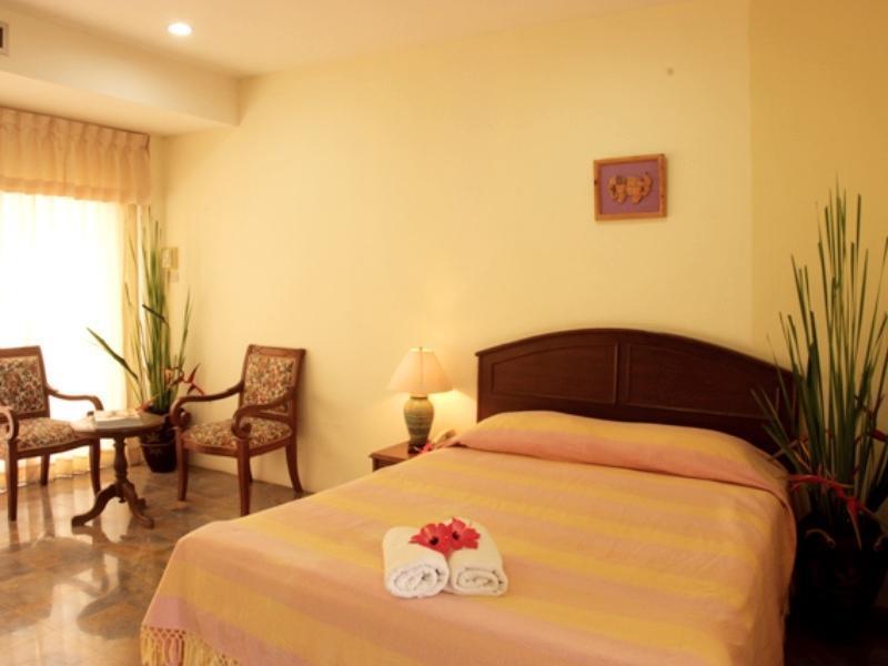 Hotel Goldenland & Camp 3*