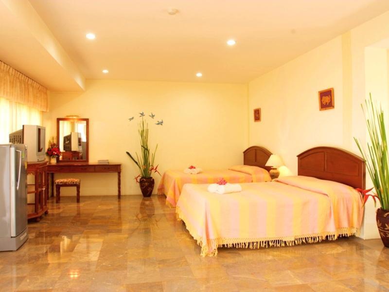 Hotel Goldenland & Camp Nakhon Ratchasima