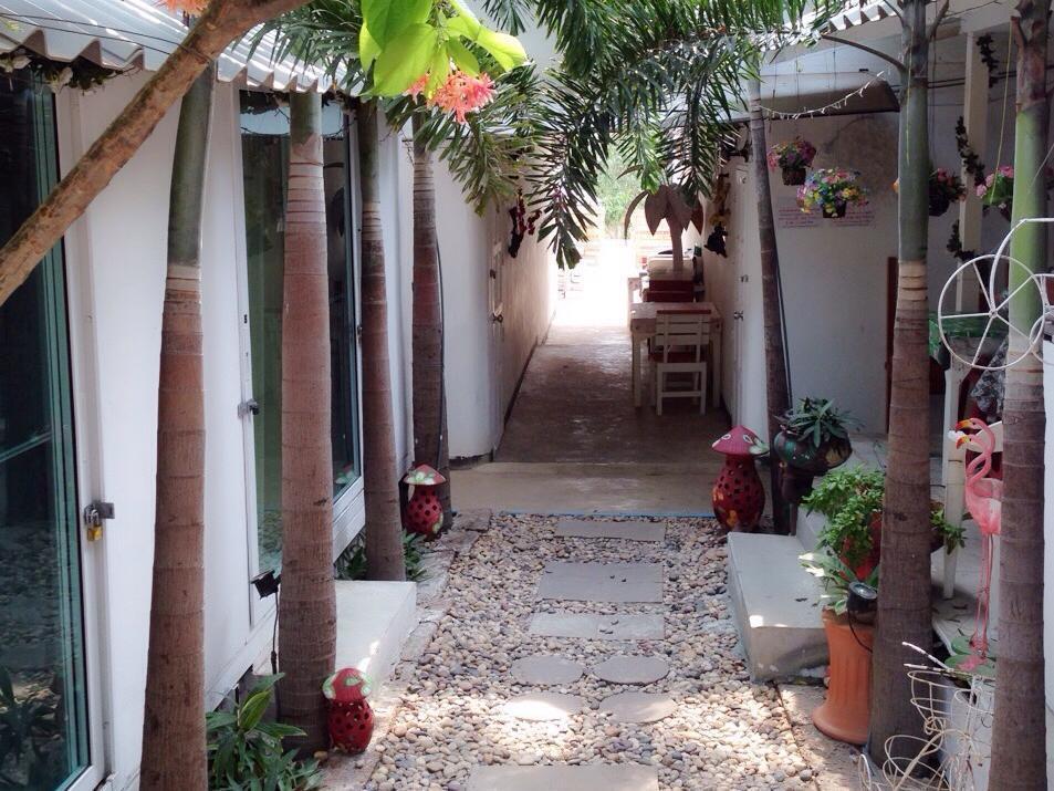 Lodge Miyabi Koh Larn & Lisaa Koh Larn *