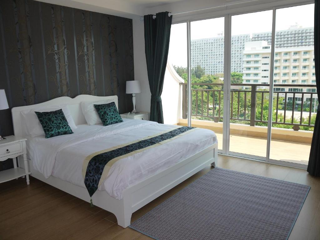 Penthouses Aparthotel Jomtien Beach