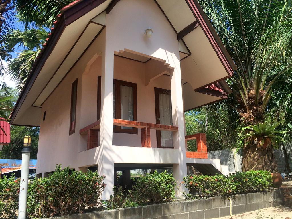 Guest house Phuphat Beach Khanom