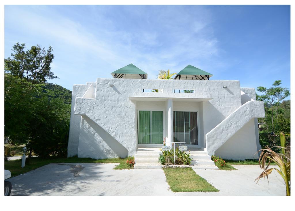 Resort Khunkhao Tamnanprai Suan Phueng