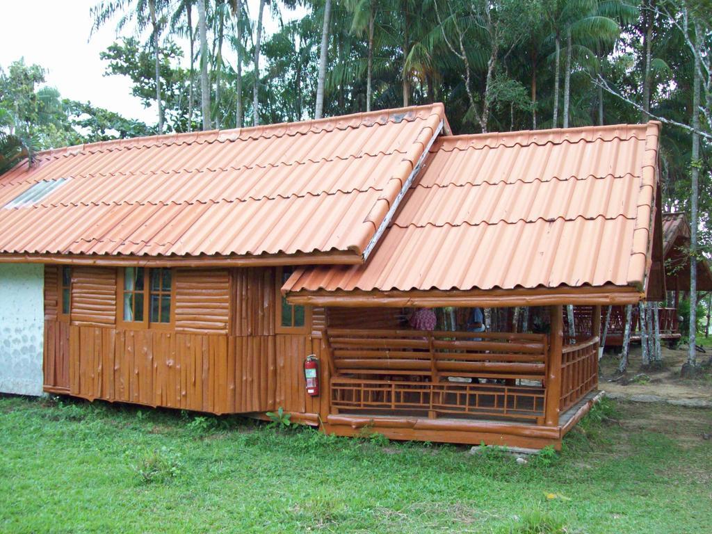 Hotel Aunchaleena Front Resort, Koh Chang Bang Bao Beach