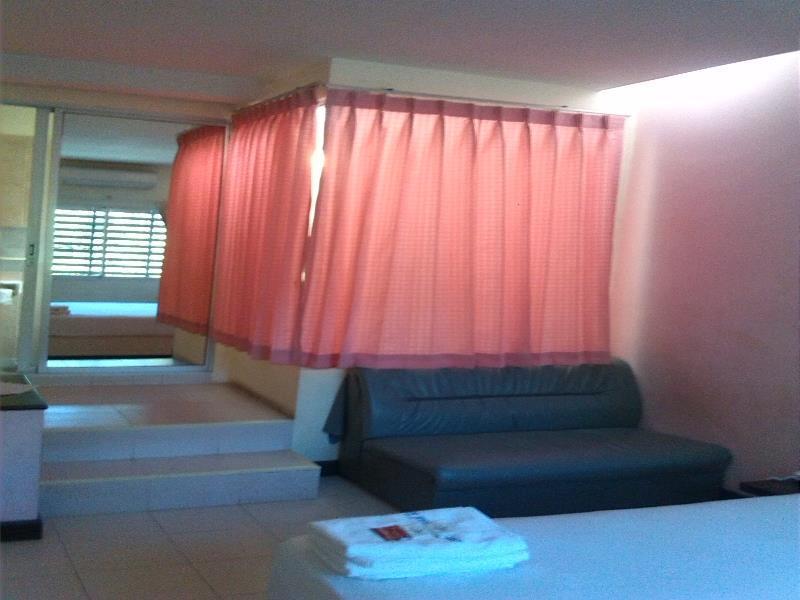 Hotel Lopburi Garden
