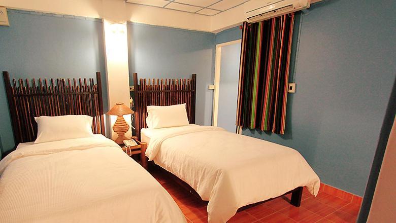 I Am Hotel