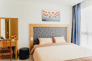 Apartment Saiyuan Buri Nai Harn By Tropiclook *