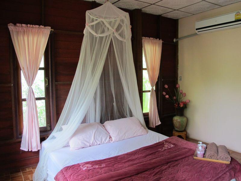 Resort Baan Suan Phidchamika 3*