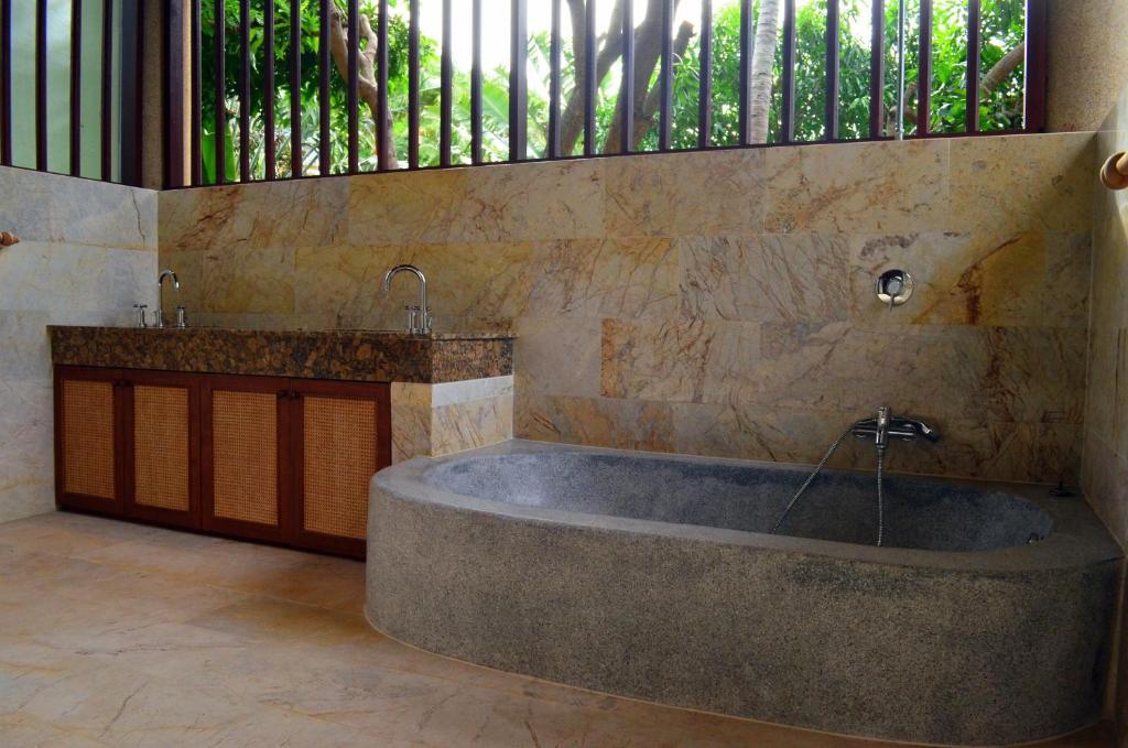 Ed Rock Villa 3*