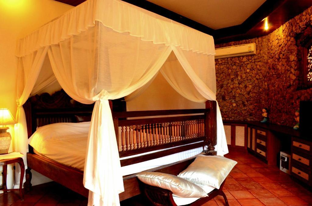 Ed Rock Villa Hotel