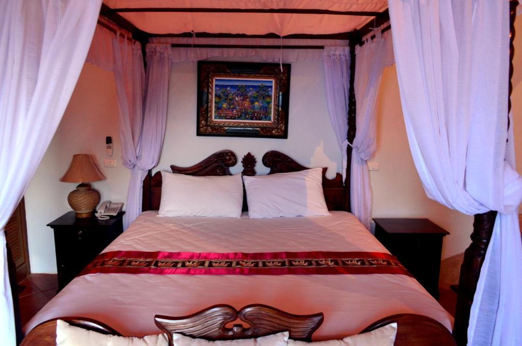 Ed Rock Villa Hotel