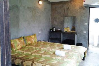Hotel Pran River View