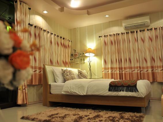 Resort Huean Wadd Khian Na Noi