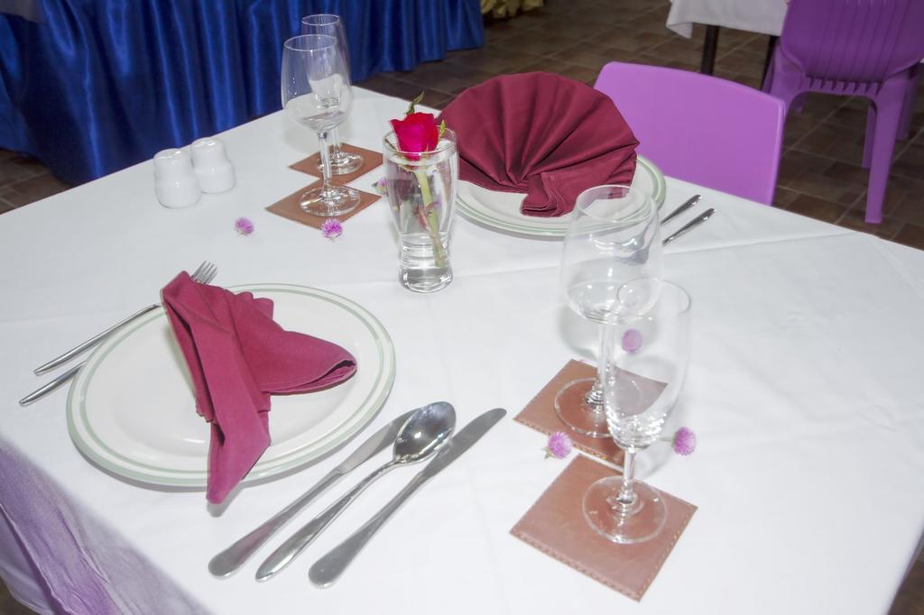Hotel Santiphap & Ban Bang Khu (Phuket)